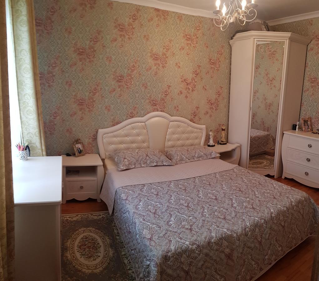 Люкс Апартаменты Центр Sukhumi Exterior foto