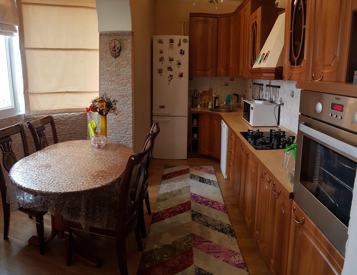 Люкс Апартаменты Центр Sukhumi Exterior foto